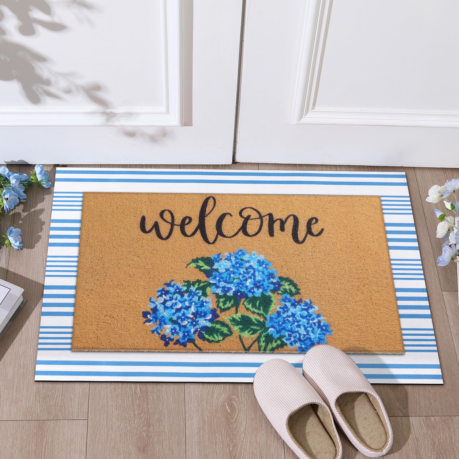Tinideya 43x73 cm floral mat fits smaller entryways gracefully.
