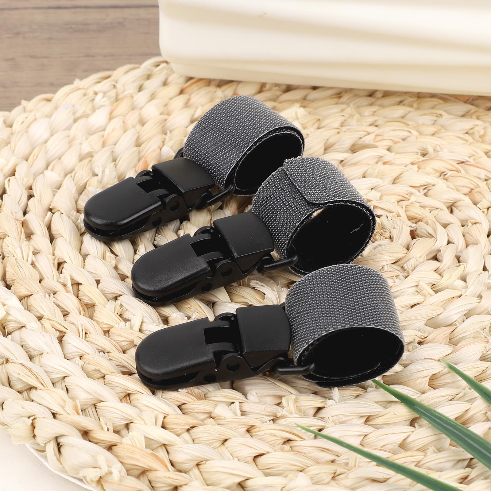 Tinoaly flag clip size fits standard poles and cords