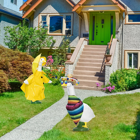 TOHARA two-pack goose outfits create playful seasonal scenes in outdoor spaces.