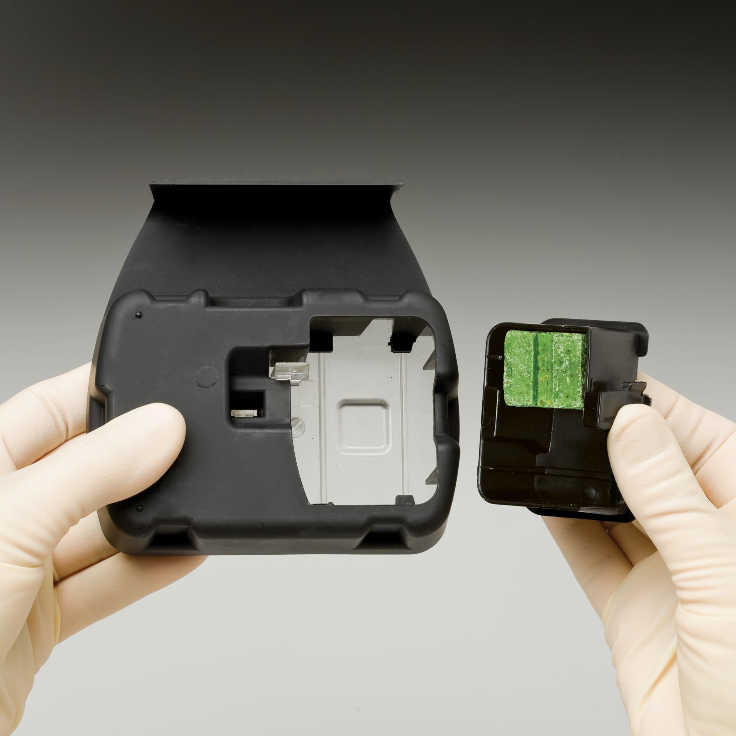 Tomcat Mouse Killer-e station child-resistant design enhances indoor safety