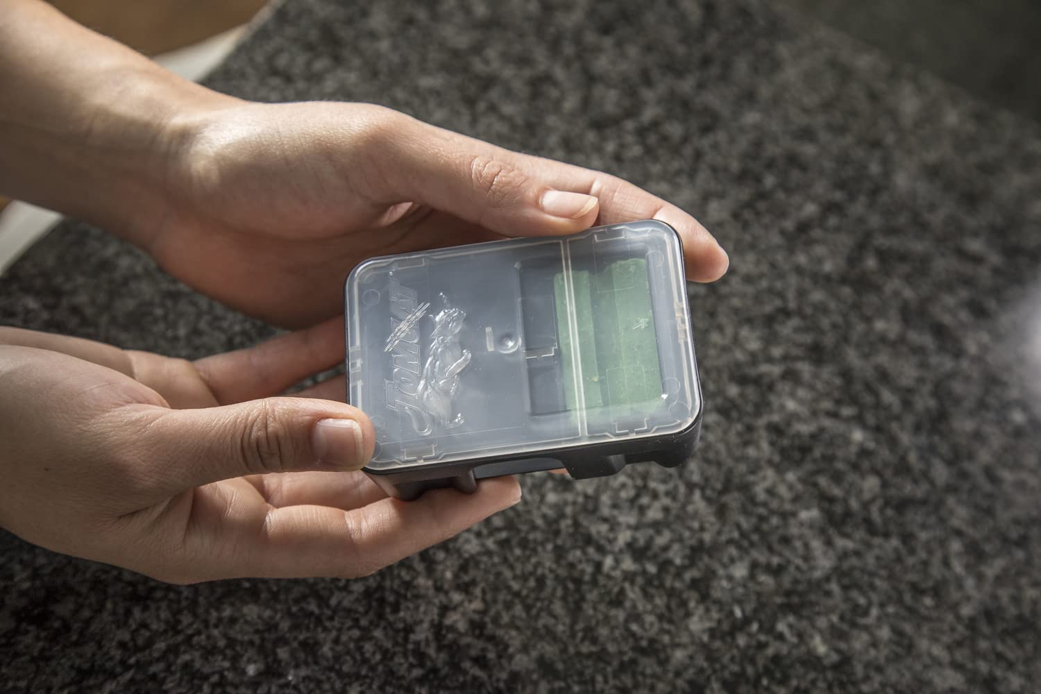 Tomcat child-resistant design helps prevent tampering by kids.