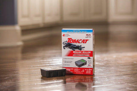 Tomcat preloaded bait block inside station for quick setup.