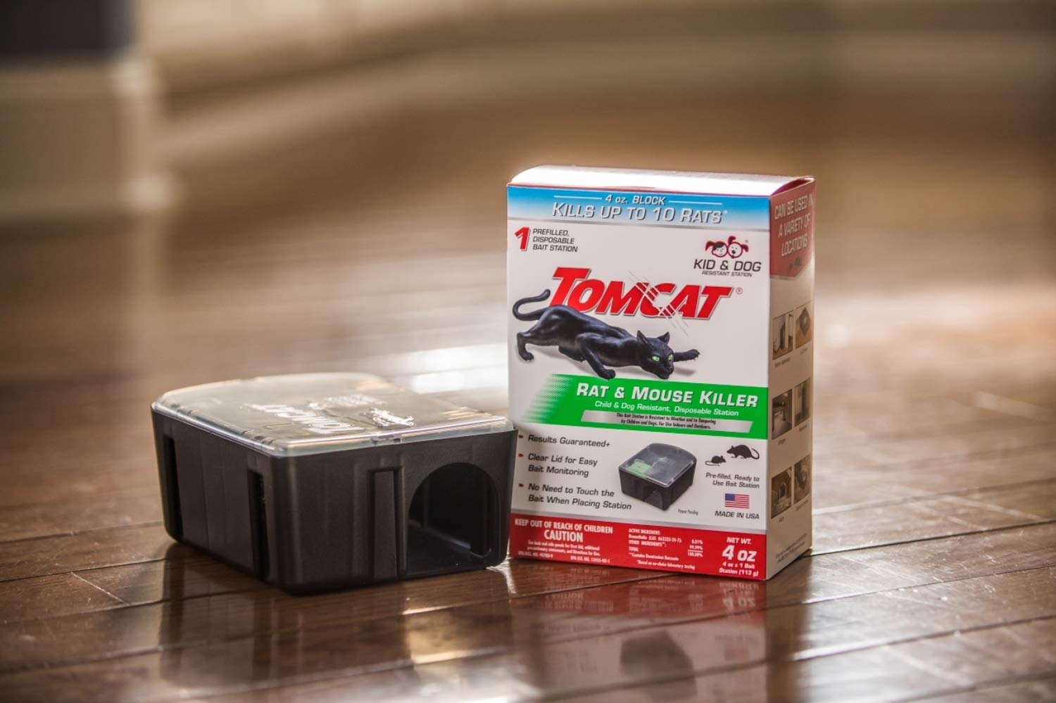Tomcat station suitable for indoor and outdoor use in versatile spaces.
