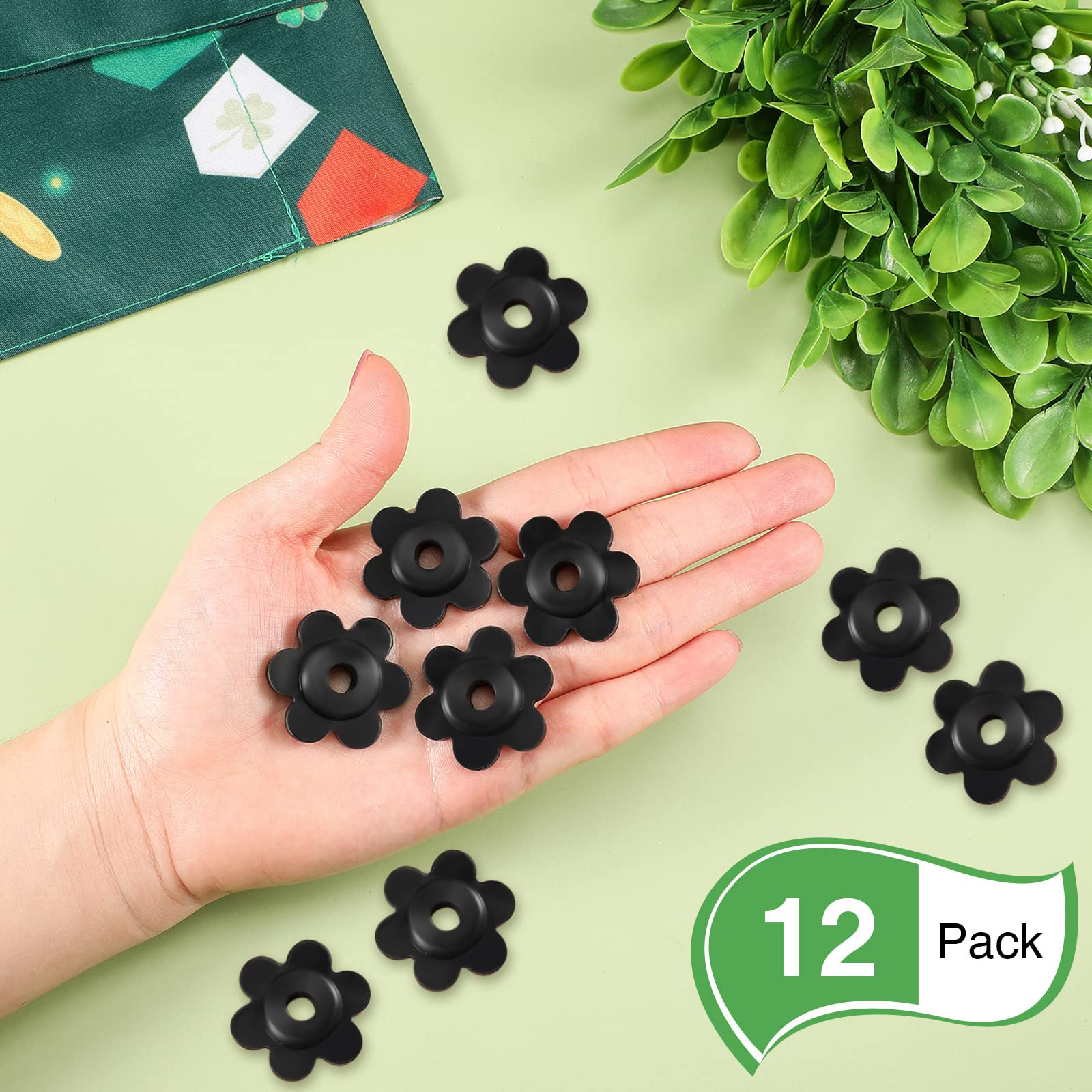 Tondiamo compact flag stoppers for yard flags and simple storage.