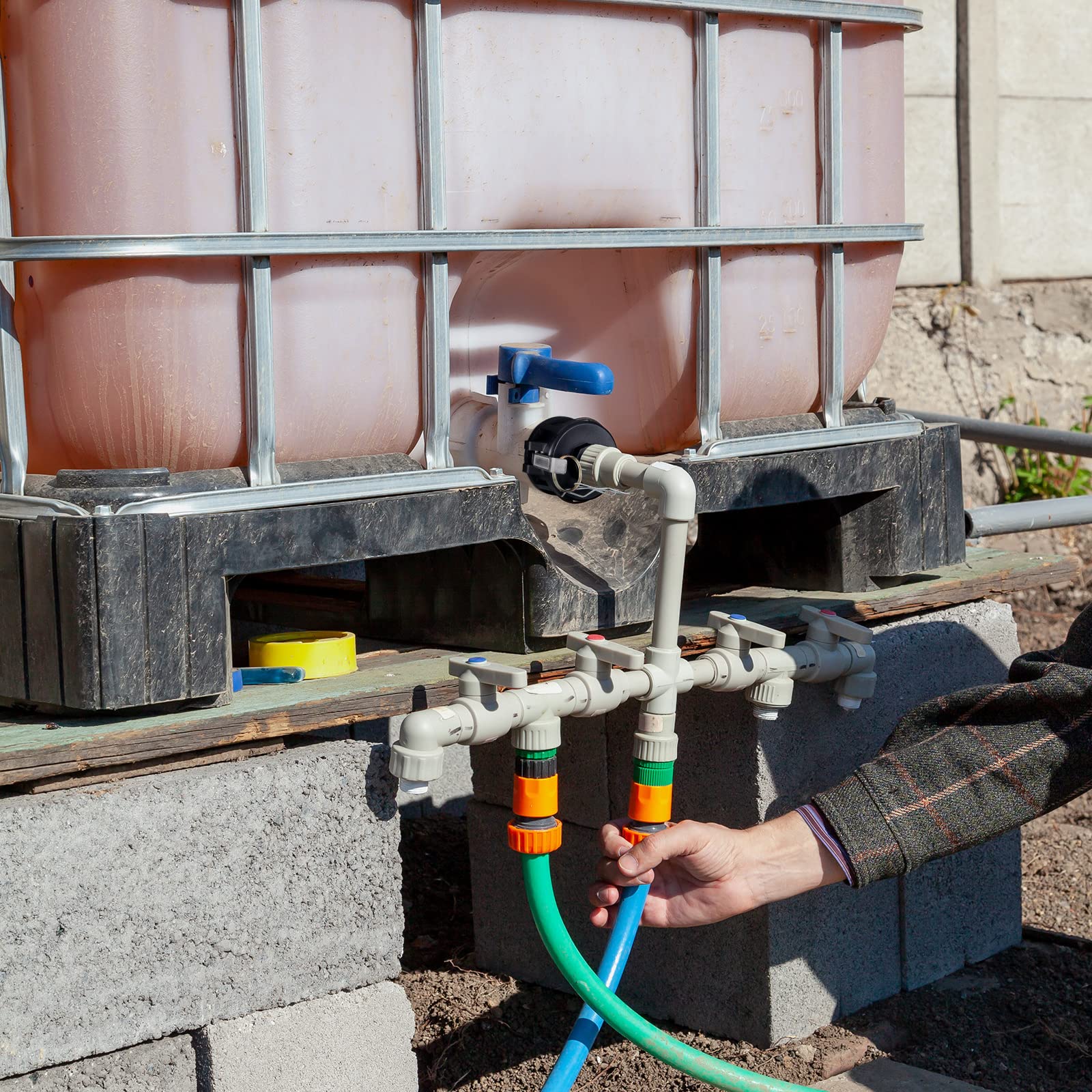 Tondiamo lightweight tote adapter enables tool-free setup anywhere.