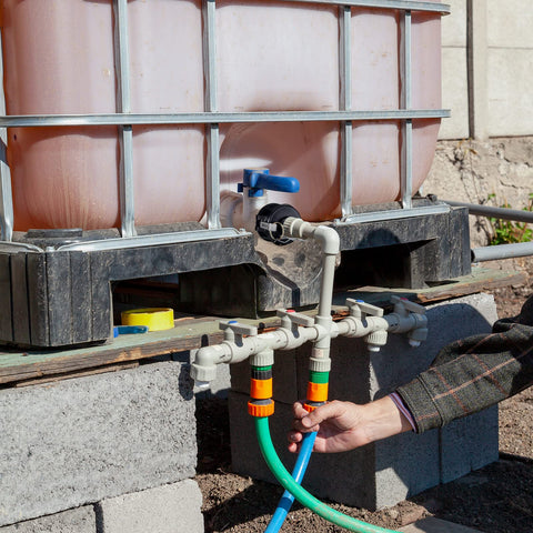 Tondiamo lightweight tote adapter enables tool-free setup anywhere.