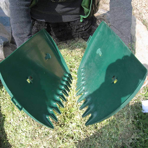 Tookie Leaves Grabber closed scoop design prevents items from slipping out.