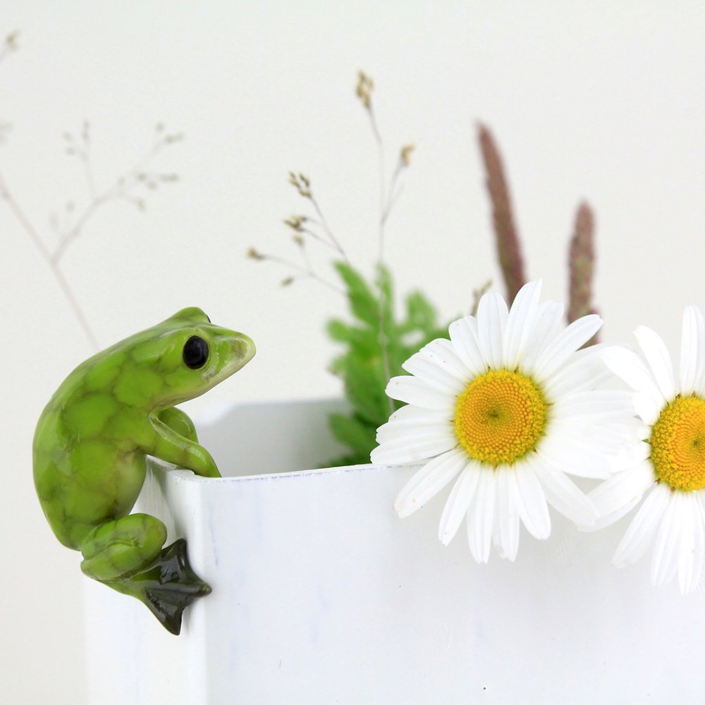 Top Collection frog flower pot hugger mini decor enhances fairy garden displays.