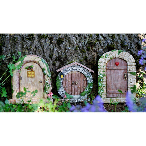 Top Collection resin fairy garden piece supports durable indoor or sheltered outdoor display.