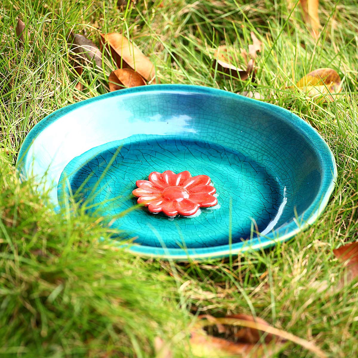 Topadorn Birdbath flat-bottom base provides stable placement on tables or ground.