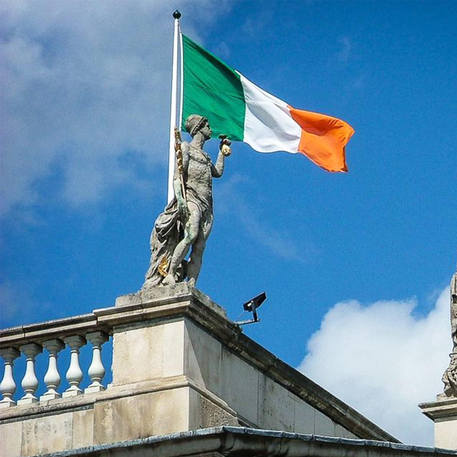 TOPFLAGS Irish flag designed for long-lasting outdoor use