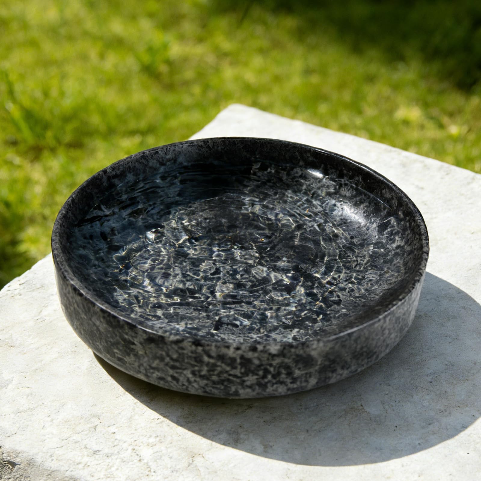 Hand-carved smooth surface by TOWDREU, gentle on birds and easy to rinse.