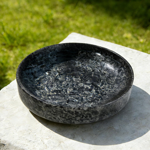 Hand-carved smooth surface by TOWDREU, gentle on birds and easy to rinse.