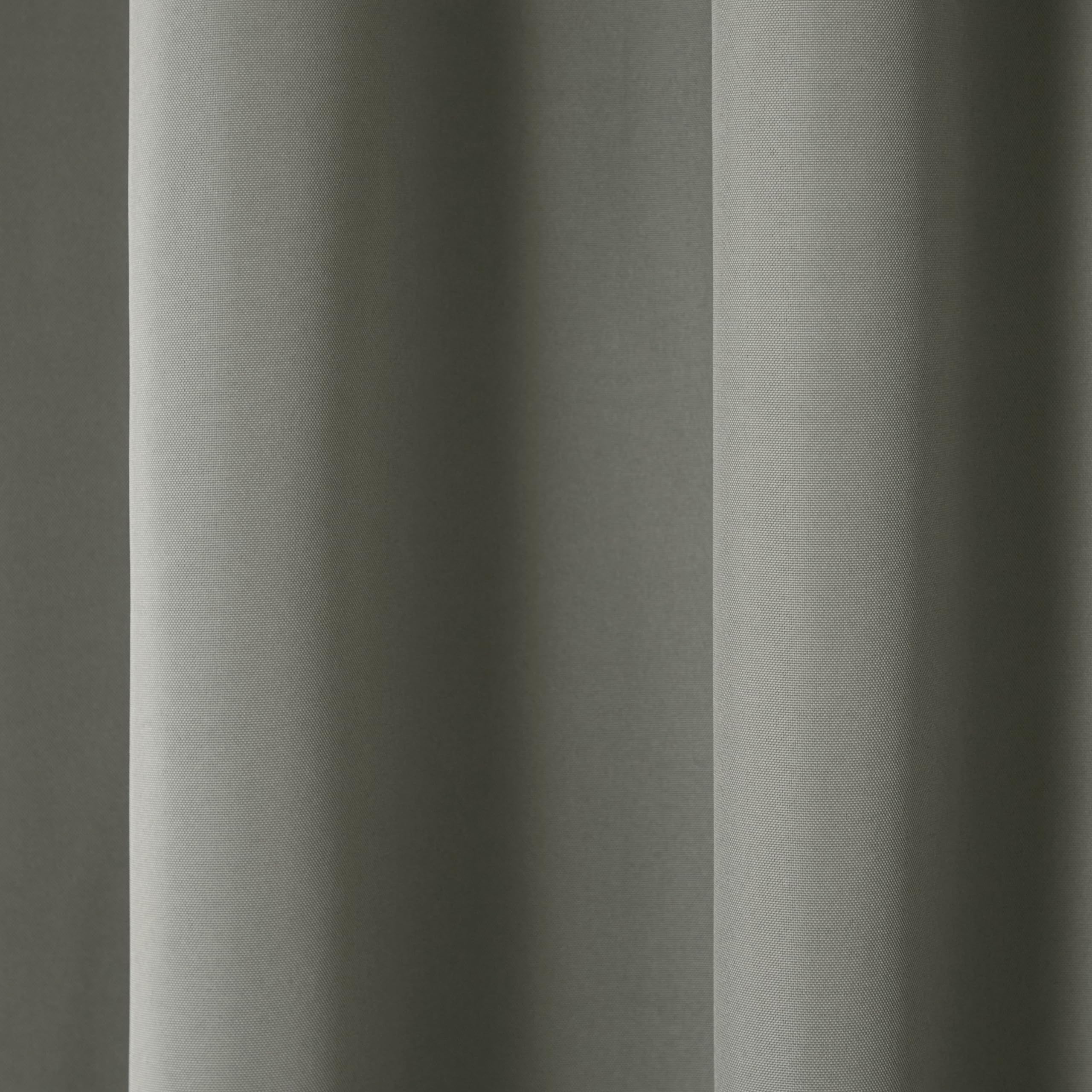 Town & Country Basics Cabana light-filtering opacity balances light and privacy.
