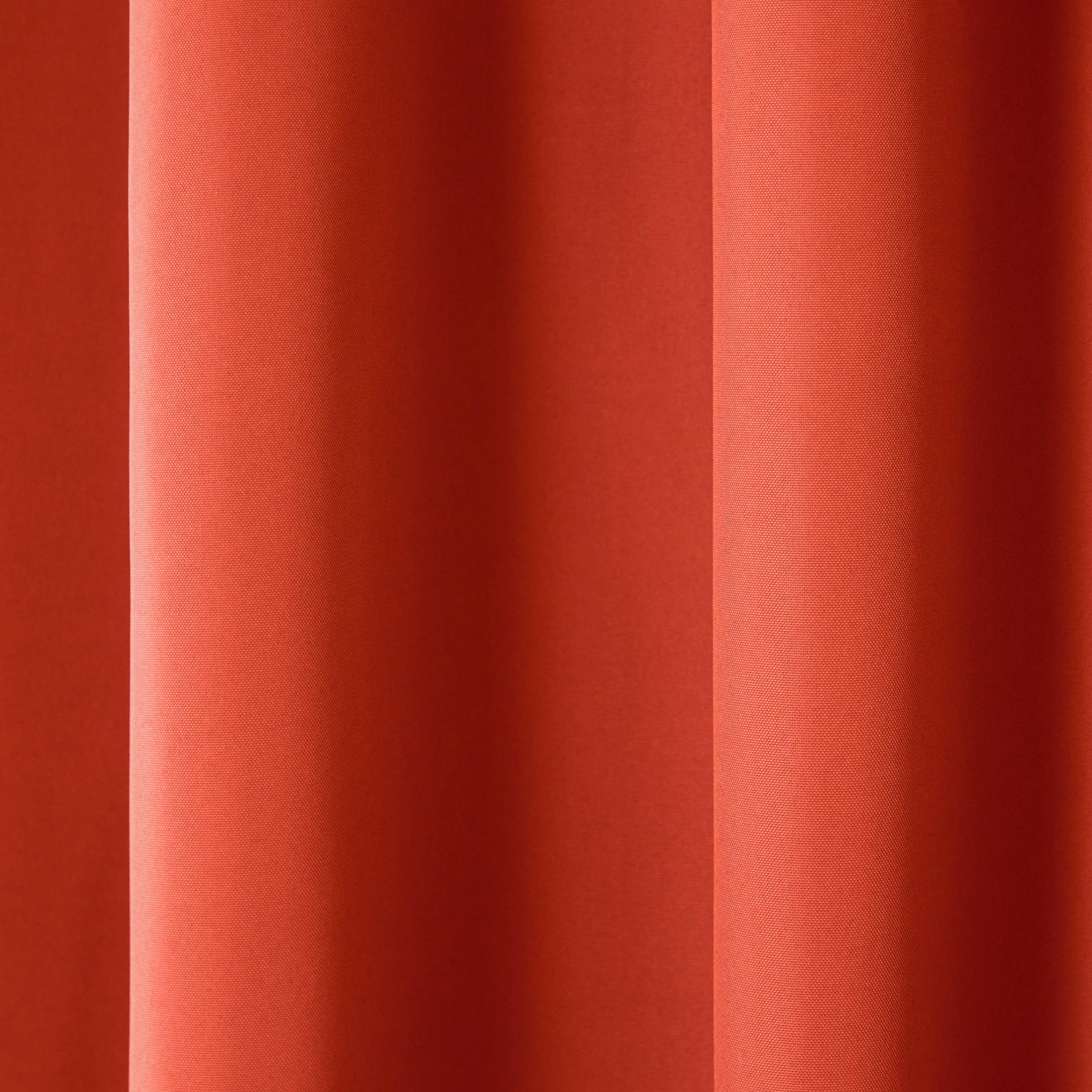 Cabana grommet top close-up shows rust-proof hardware for easy setup.