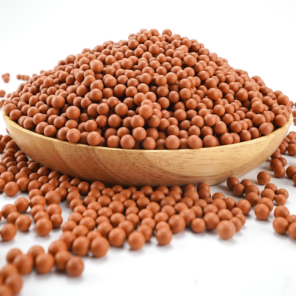 TOYPOPOR clay pebbles close-up showing 4-5mm grains and water retention benefits.