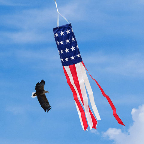 TPFEYEN windsock includes a built-in top hoop and nickel-plated clip for secure hanging.