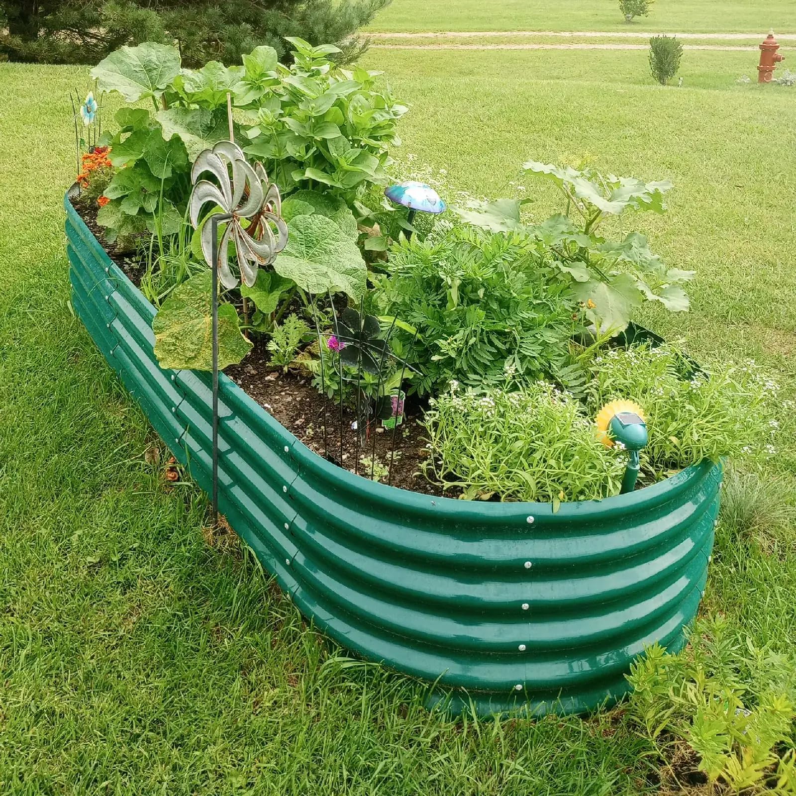 Tramull raised garden bed side view highlighting sturdy frame and open space