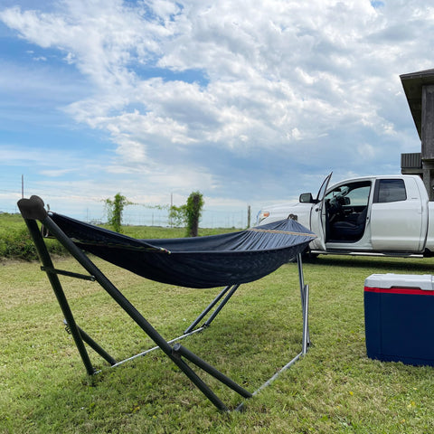Tranquillo Uniki backyard setup offers a peaceful relaxation spot.
