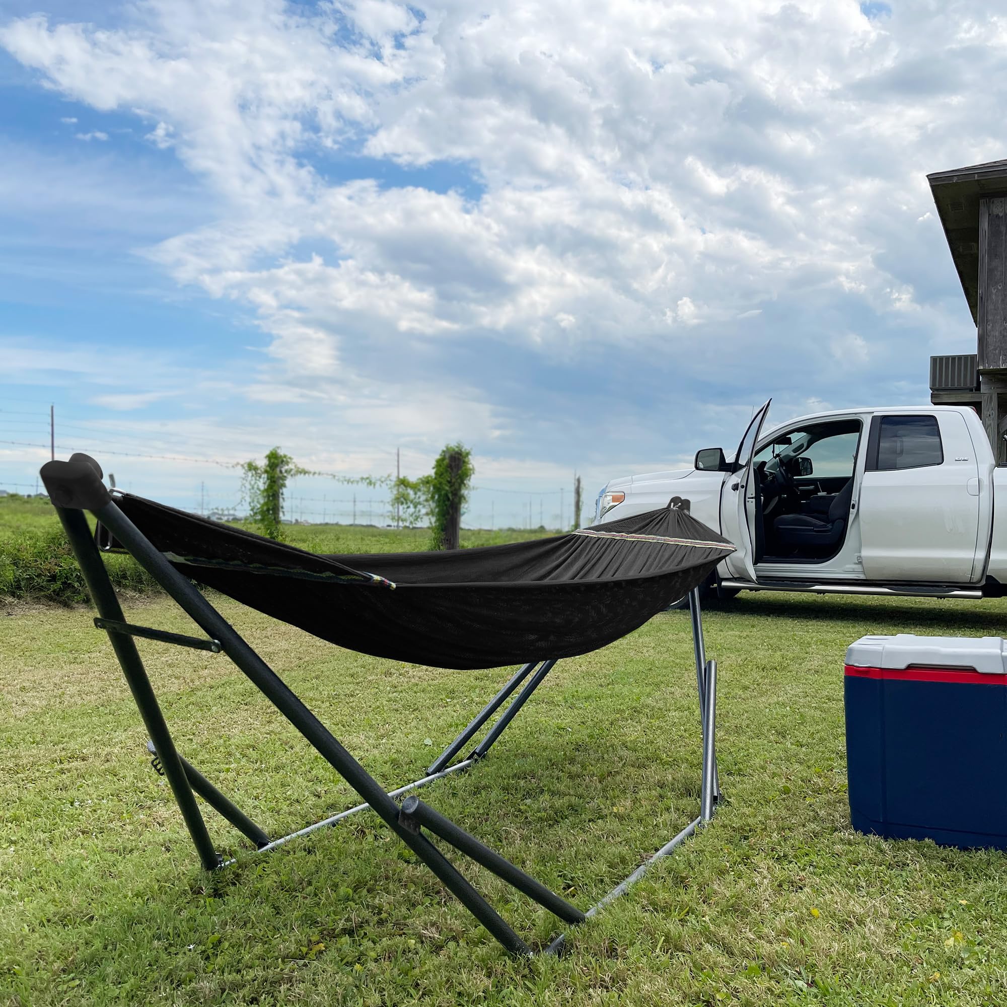 Tranquillo Uniki spreader-bar design keeps hammock stable and balanced.
