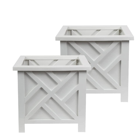 Trenton Gifts Chippendale white planter close detail shows durable polypropylene.