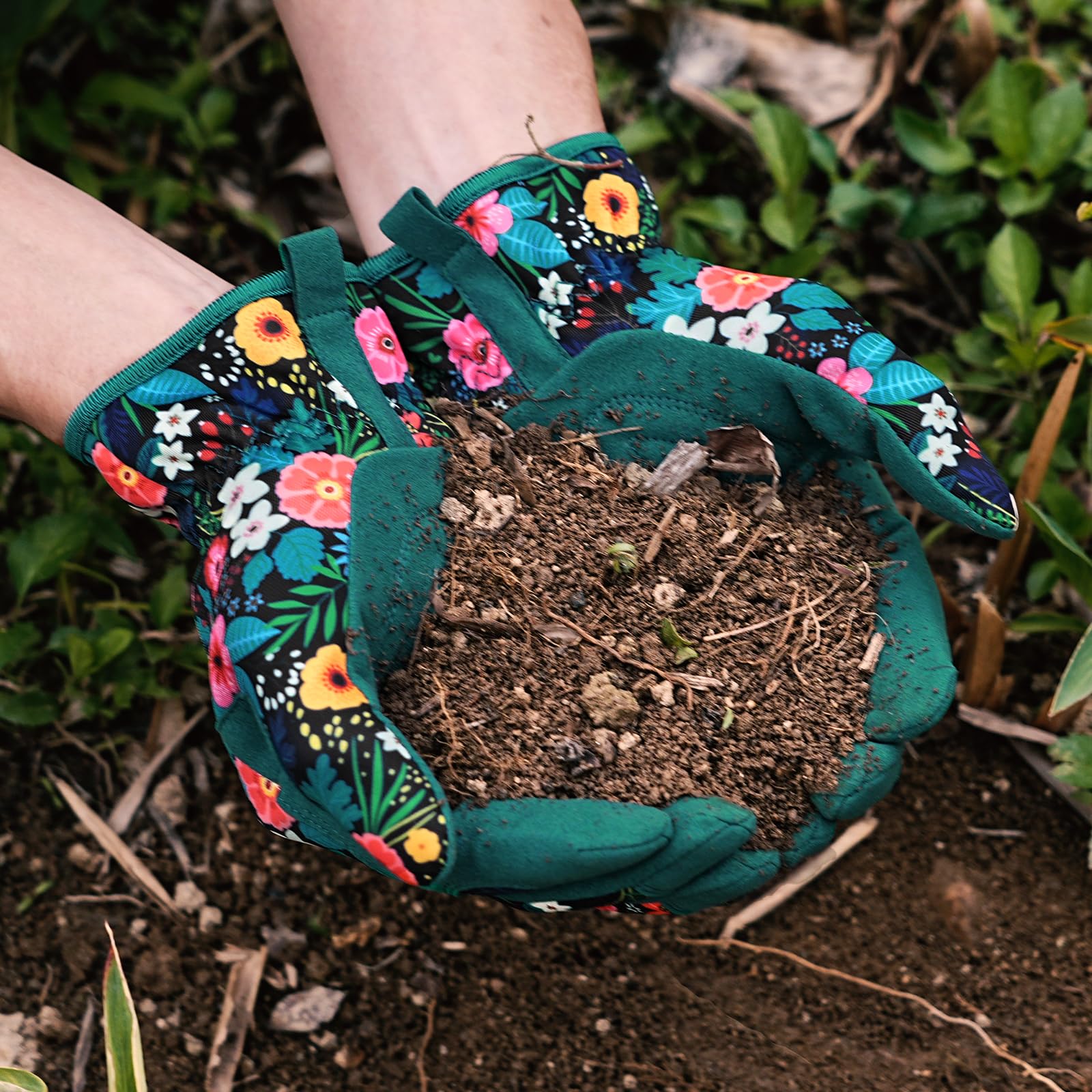 Trifabricy breathable back keeps hands cool during long gardening sessions