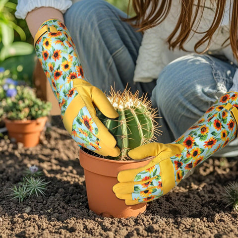 Trifabricy floral sunflower design makes gloves a cute gift