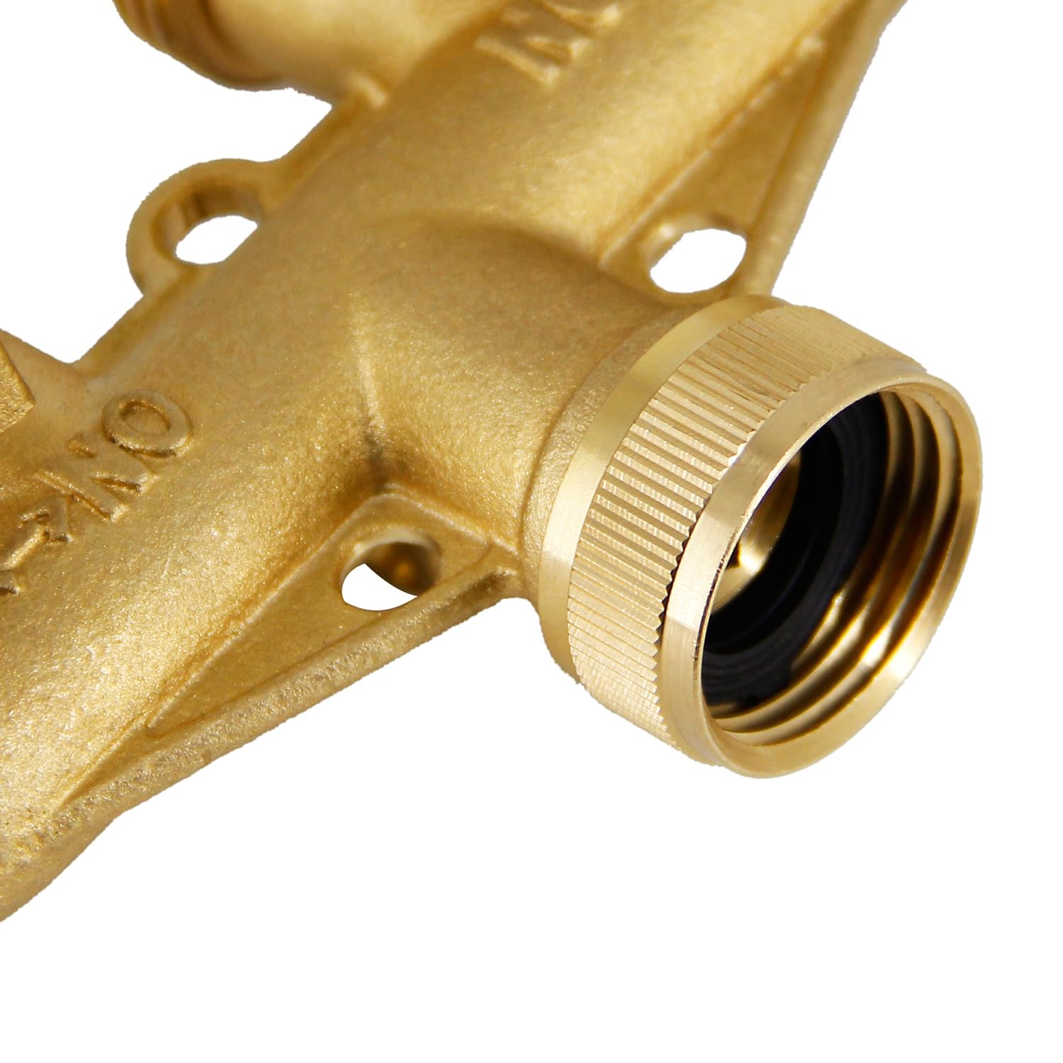 Triumpeek brass hose splitter side view highlighting robust body for heavy use