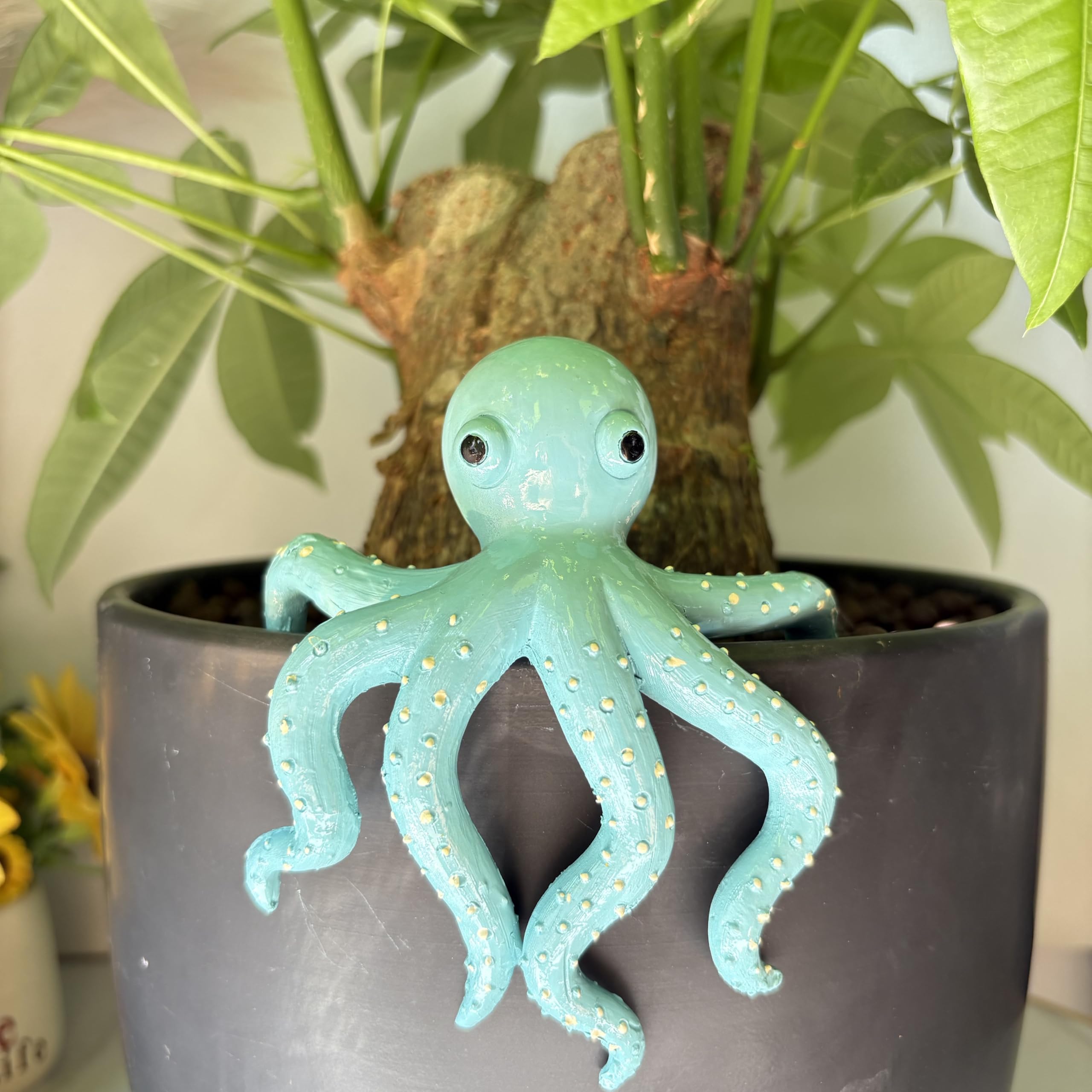TSCVPJL porch-edge octopus decor for garden displays.