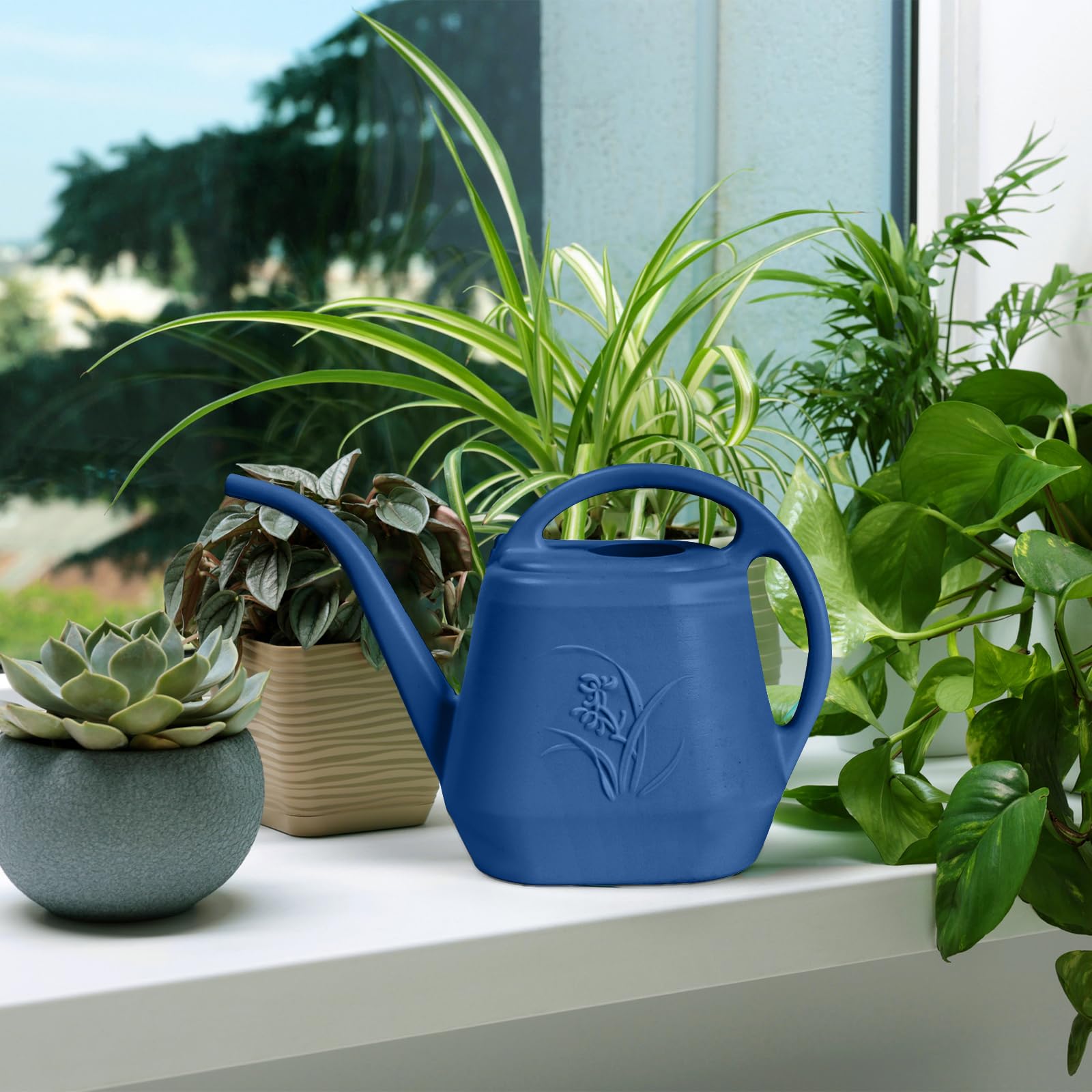 TTAOE GN blue long-spout enables precise watering to each pot.