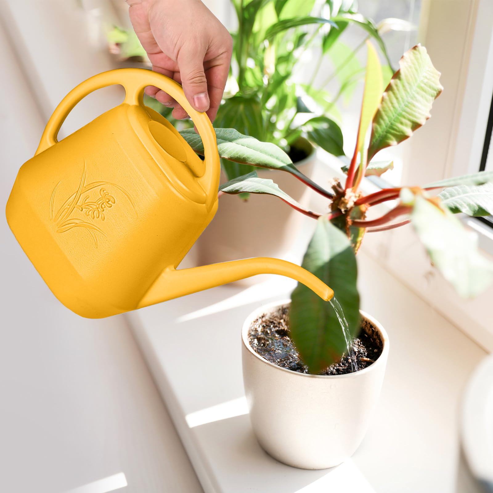 TTAOE GN easy-pour design reduces spills during watering tasks