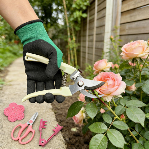 TTOVIA garden gloves protect hands during delicate floral handling