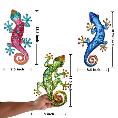 Tuokiuhn gecko wall decor on garden wall enhances curb appeal.