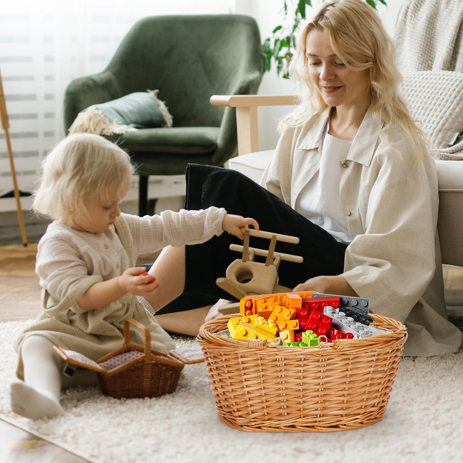 TwentyNext outdoor basket for camping or travel, combining durability and portability.