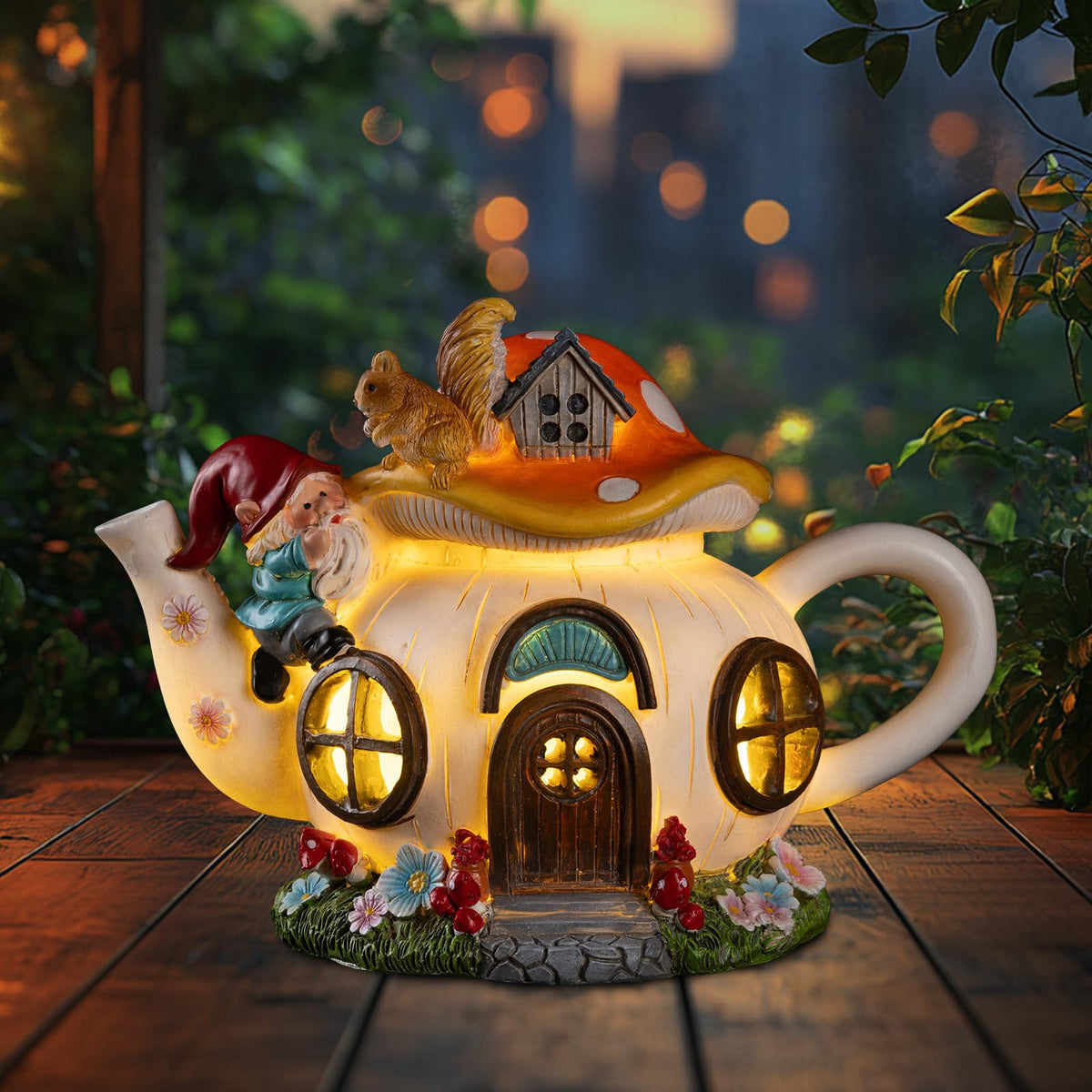 Twinbling solar fairy house lights up your garden at dusk with a whimsical mushroom design.