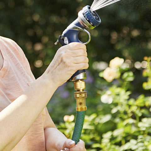 Twinkle Star swivel connection enables secure attachment to 3/4-inch hoses and accessories.