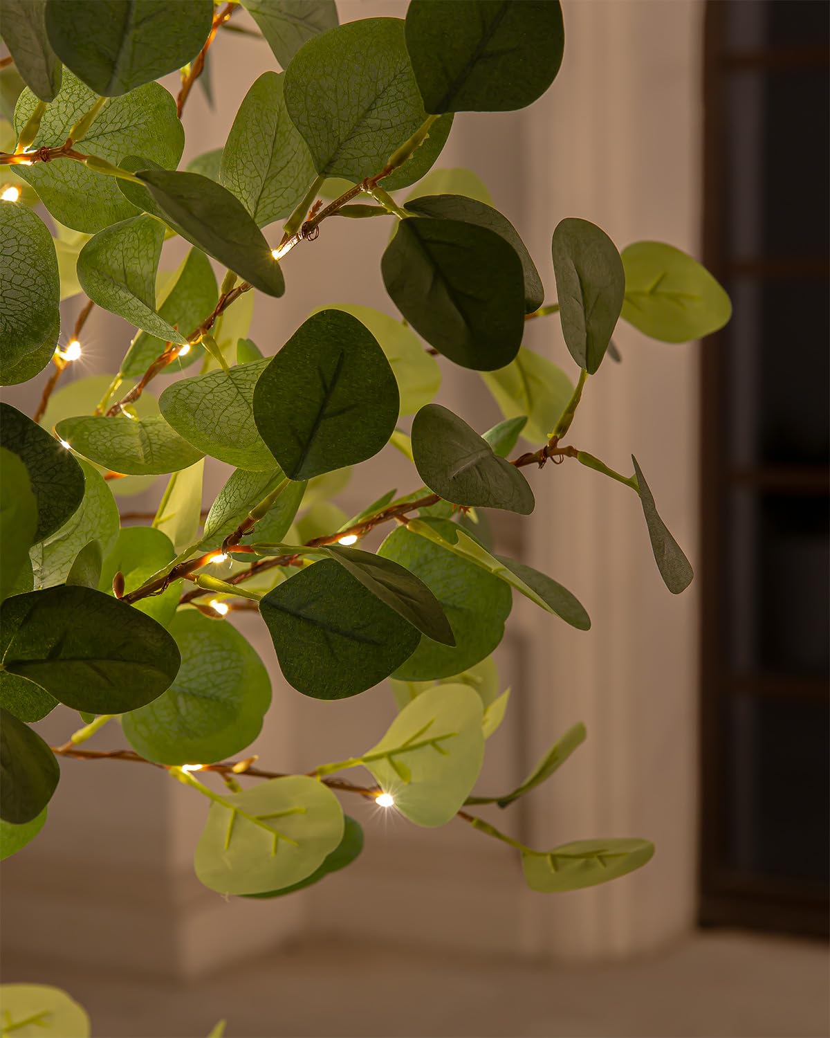 TYBEEU easy setup with adjustable branches and safe power options