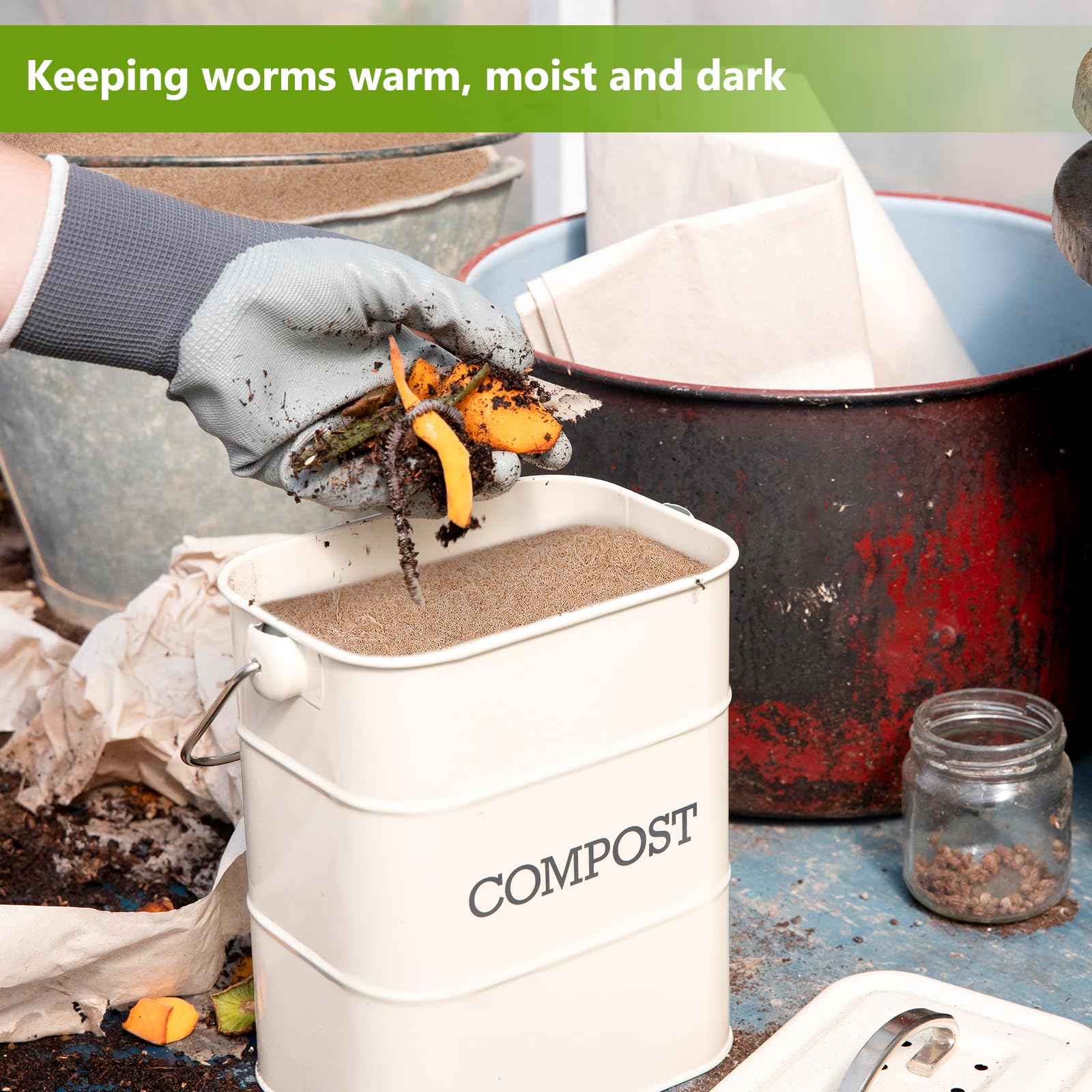 U0U worm blanket in bin setup for dark habitat