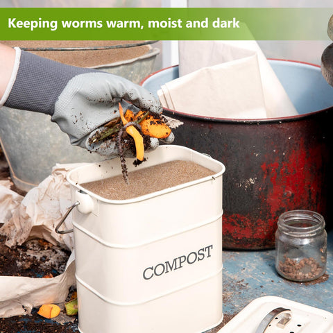 U0U worm blanket in bin setup for dark habitat