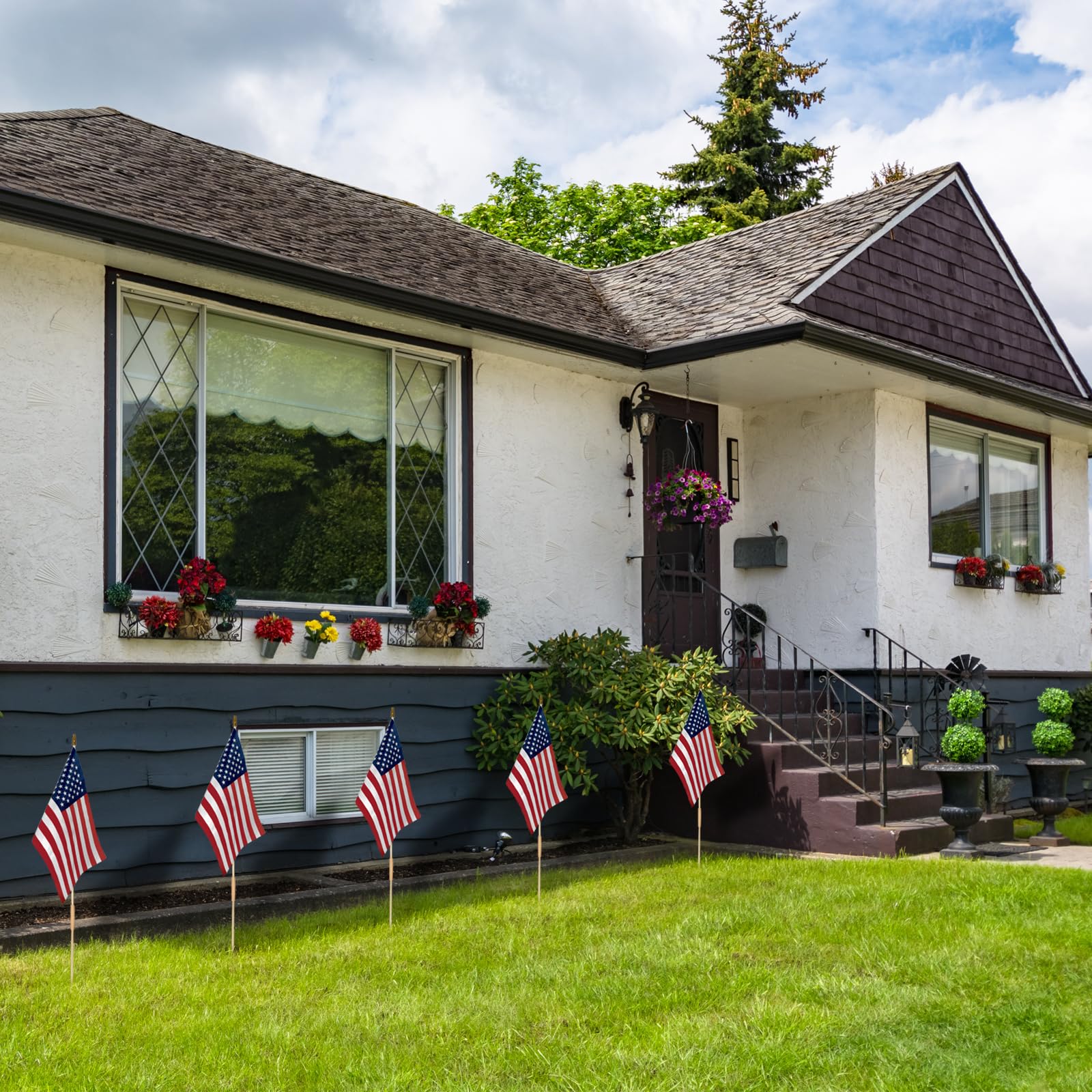 Uelfbaby flags easily stake into the ground for quick setup.