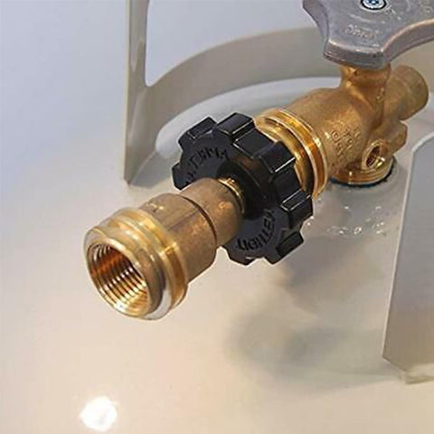 Uenede handwheel grip enables quick, secure installation on propane equipment.