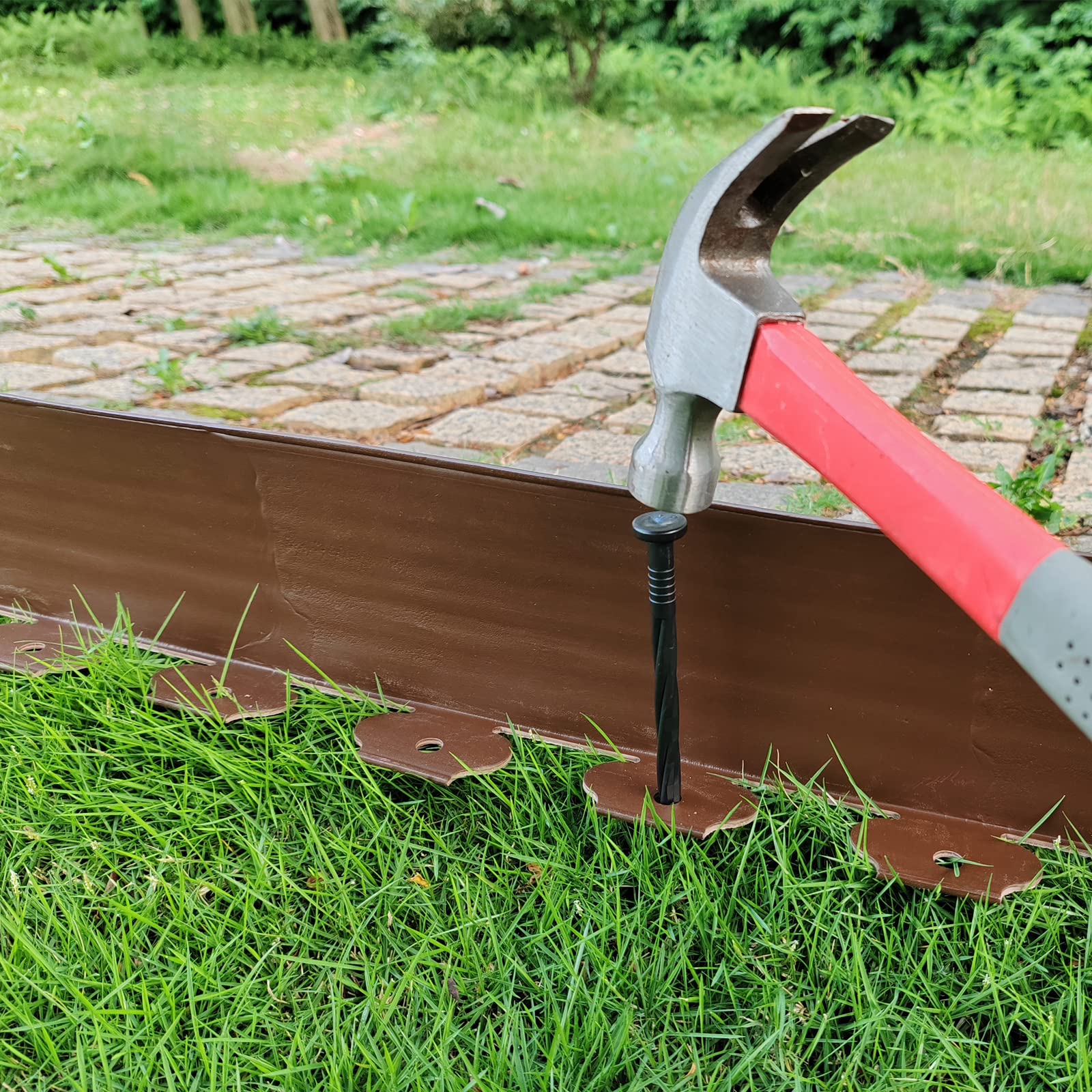 UEUORF Easy installation with ground spikes speeds up landscaping projects