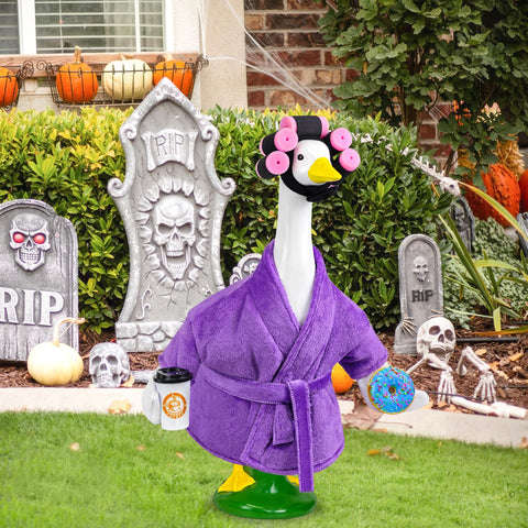 Ueyben Garden goose decoration suited for holidays and year-round charm.