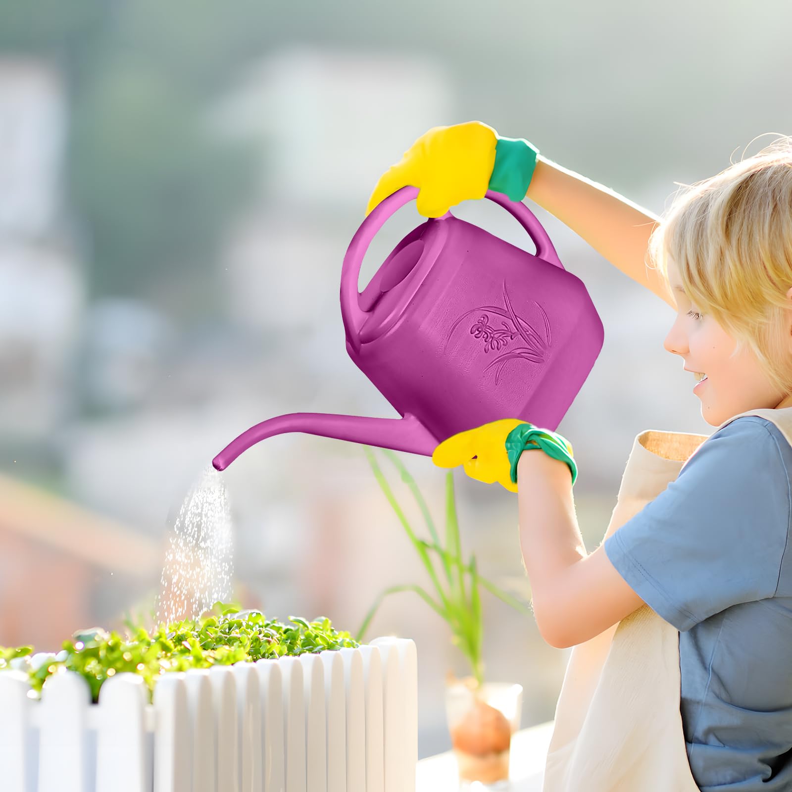 UFANME Rose Red watering can, full can, ample capacity for longer watering sessions.