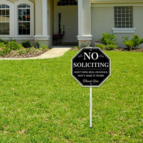 Uflashmi yard sign mounted outdoors for easy visibility to guests.