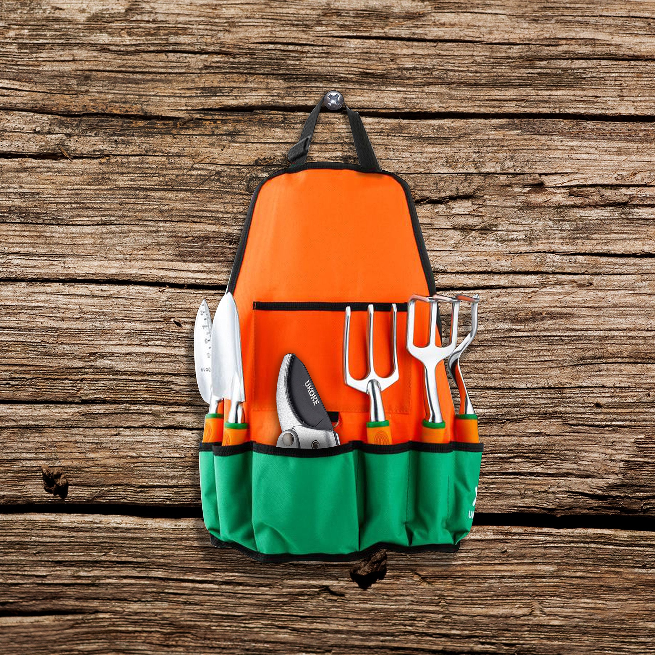 Ukoke polyester apron with PVC coating keeps tools dry and accessible
