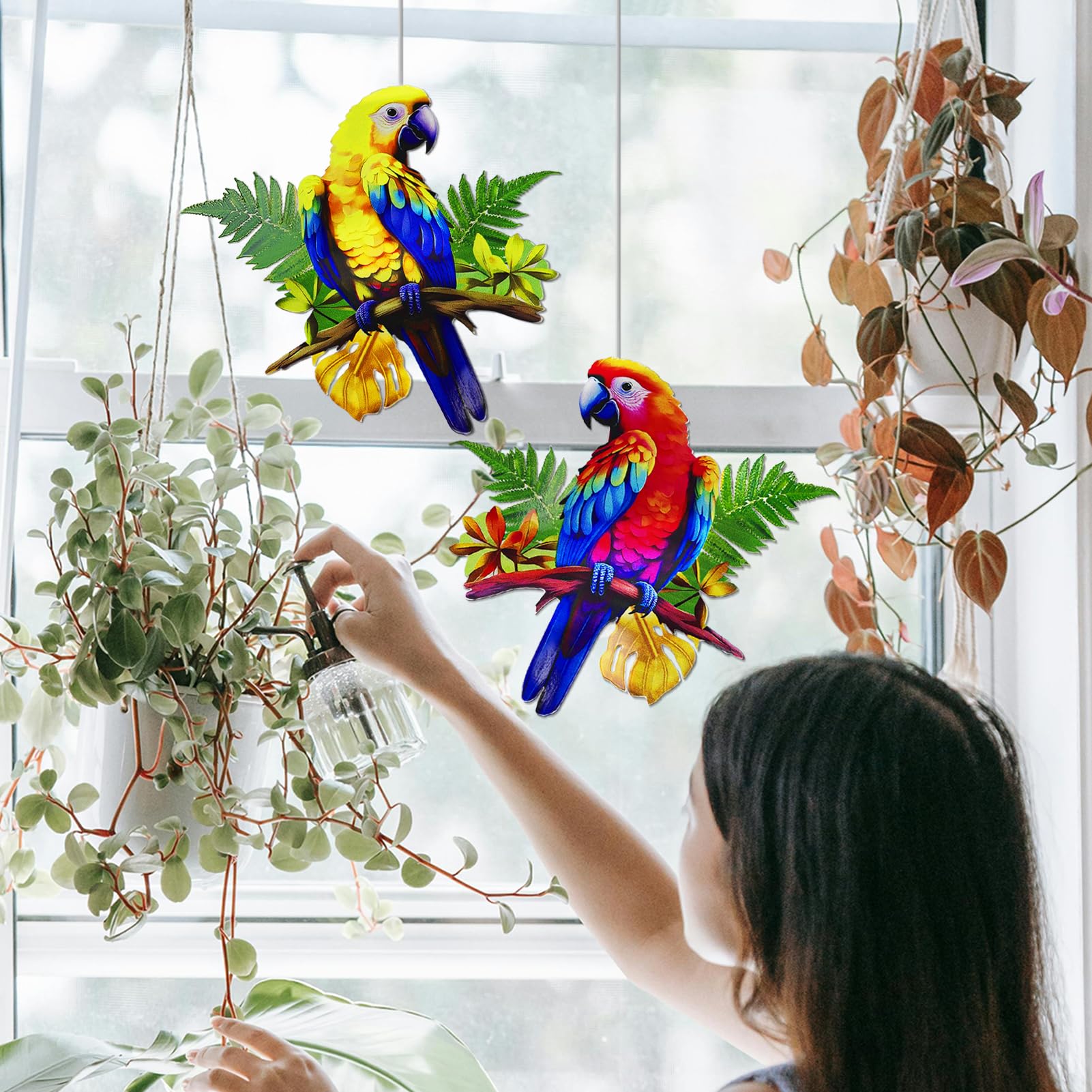 ULENDIS parrot wall decor hanging hook enables easy mounting.