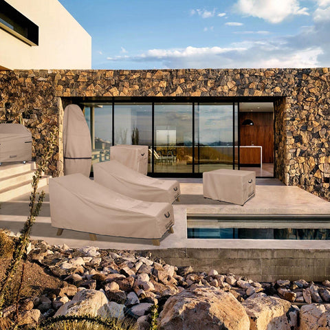 ULTCOVER 600D polyester with waterproof backing offers durable protection.