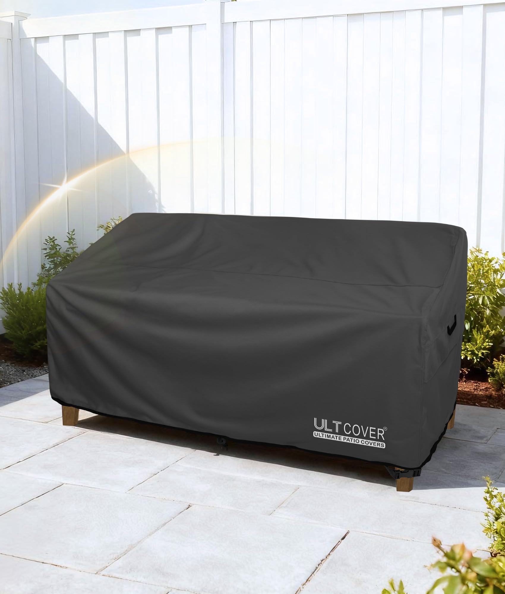 ULTCOVER 600D polyester fabric stands up to weather and wear.