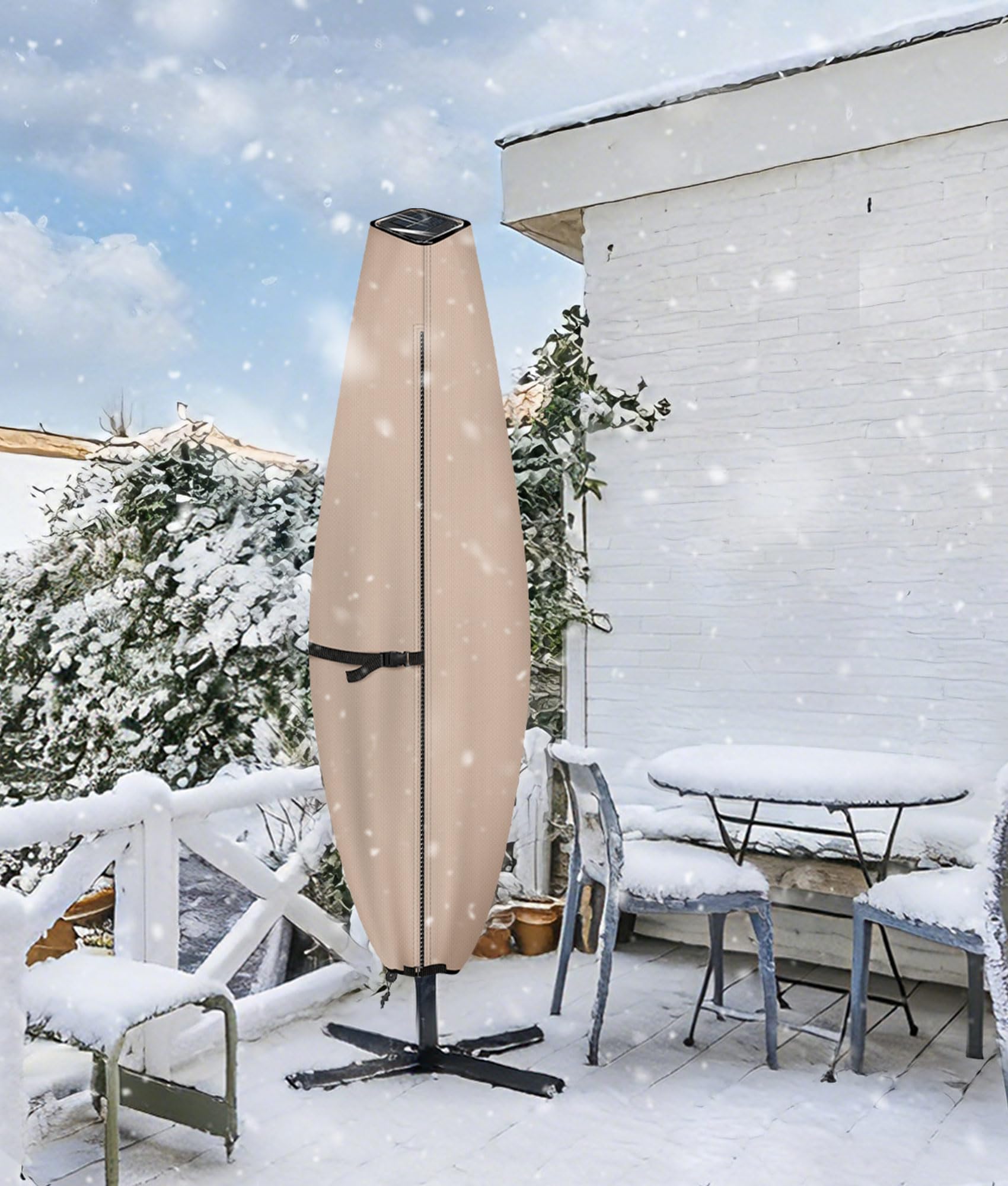 ULTCOVER full-coverage design blocks sun and preserves the umbrella's look.